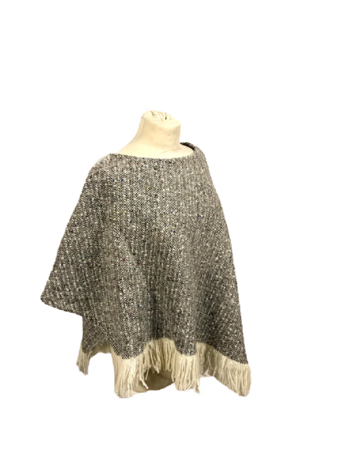 Handwoven Ladies Tweed Fringed Poncho - Image 5