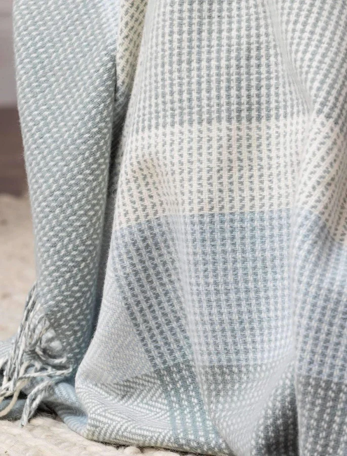 Wool and Cashmere Throw - Image 13
