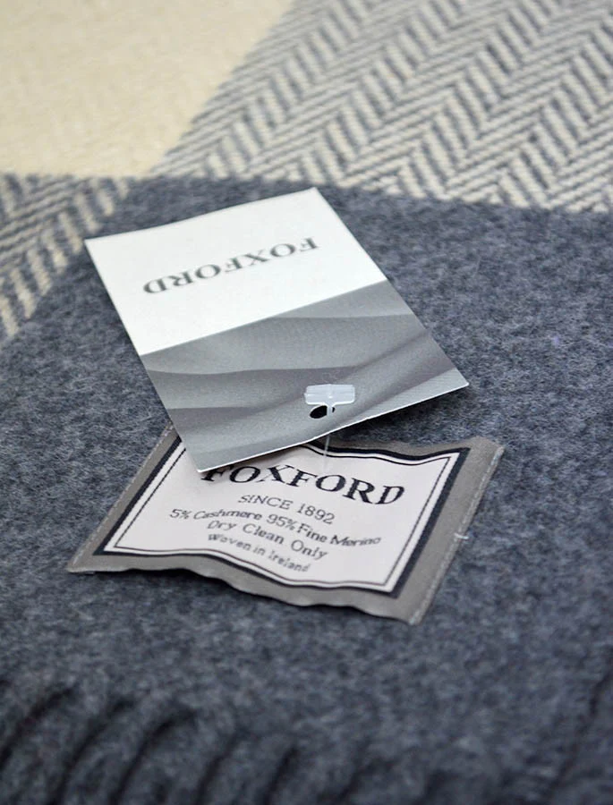 Wool and Cashmere Throw - Image 17